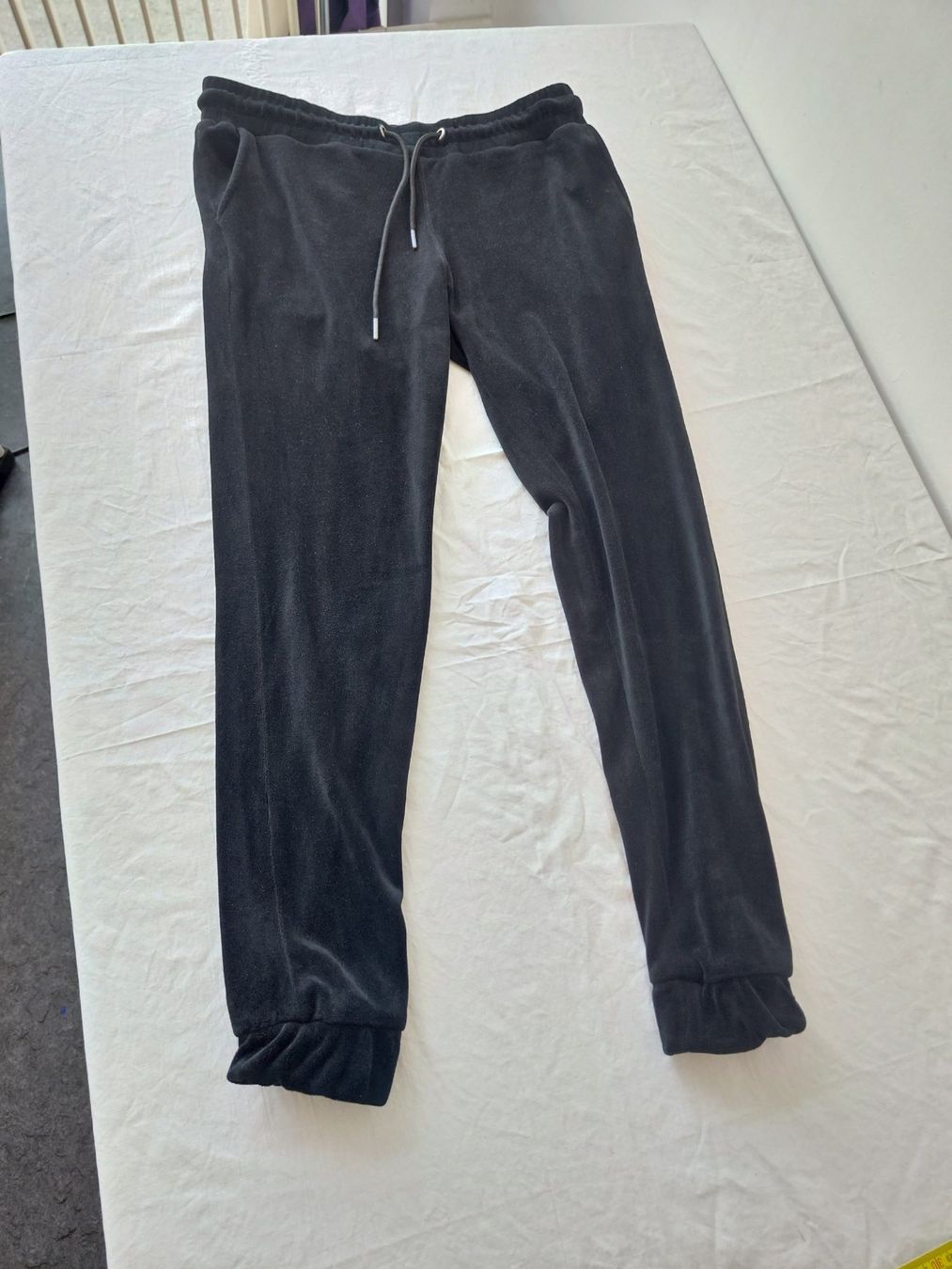 Hosen: Schwarze fleece Hose Urban Classics, Gr. M – Gebraucht aus Zürich von jan_dwt5