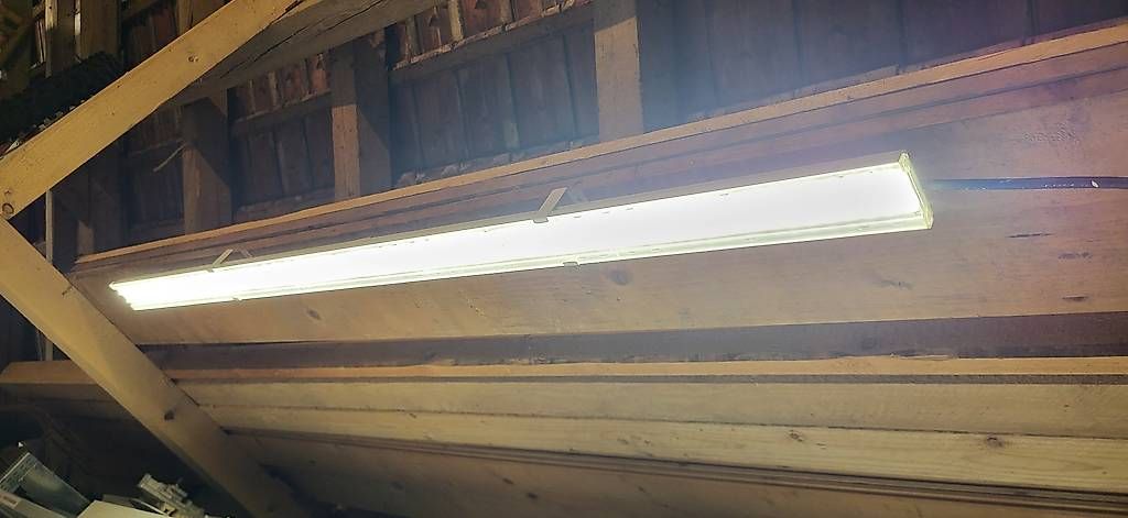 Regent Lampadari & plafoniere: REGENT lighting Philips LED – Usato da Jakobsbad venduto da WEGO_9245 1