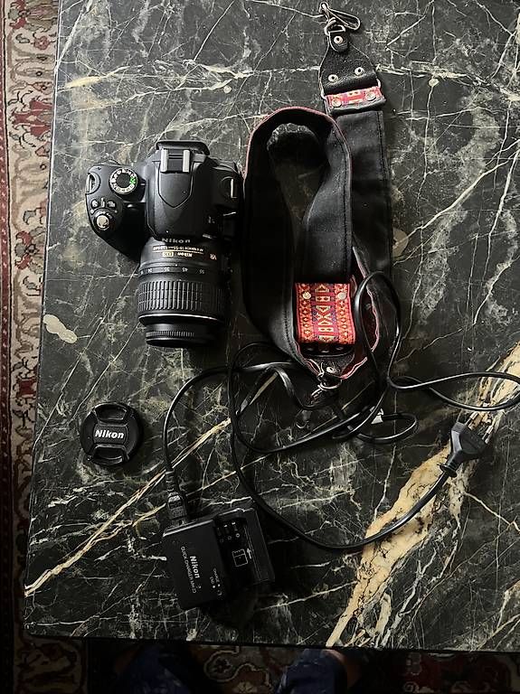 Nikon Fotocamera: Nikon D60 Spiegelreflexkamera mit Objektiv – Usato da Frenkendorf venduto da autodiscount4123 4