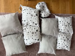Grosses Kissen Set fürs Babyzimmer, Grau/Weiss, Top Zustand!