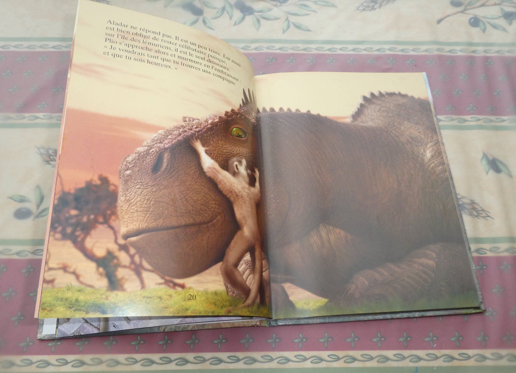 Livres: Disney Dinosaures – Neuf (Voir description) à Troistorrents par Marion70 1