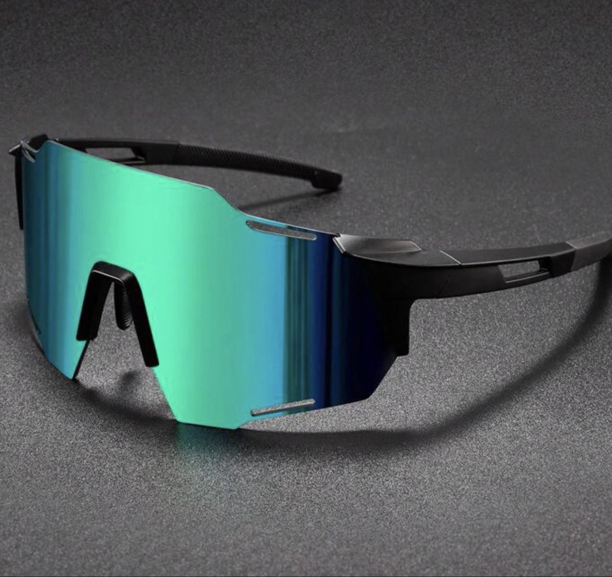 Brillen & Gläser: Sonnenbrille – Neu und originalverpackt aus Tennwil von Zenayda