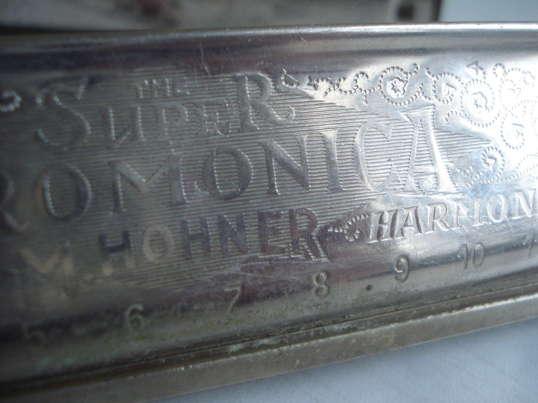 Hohner Strumenti musicali: Uralte Hohner Super Chromonicas - Chromatic Harmonicas – Usato da Urdorf venduto da Tinplate01 6