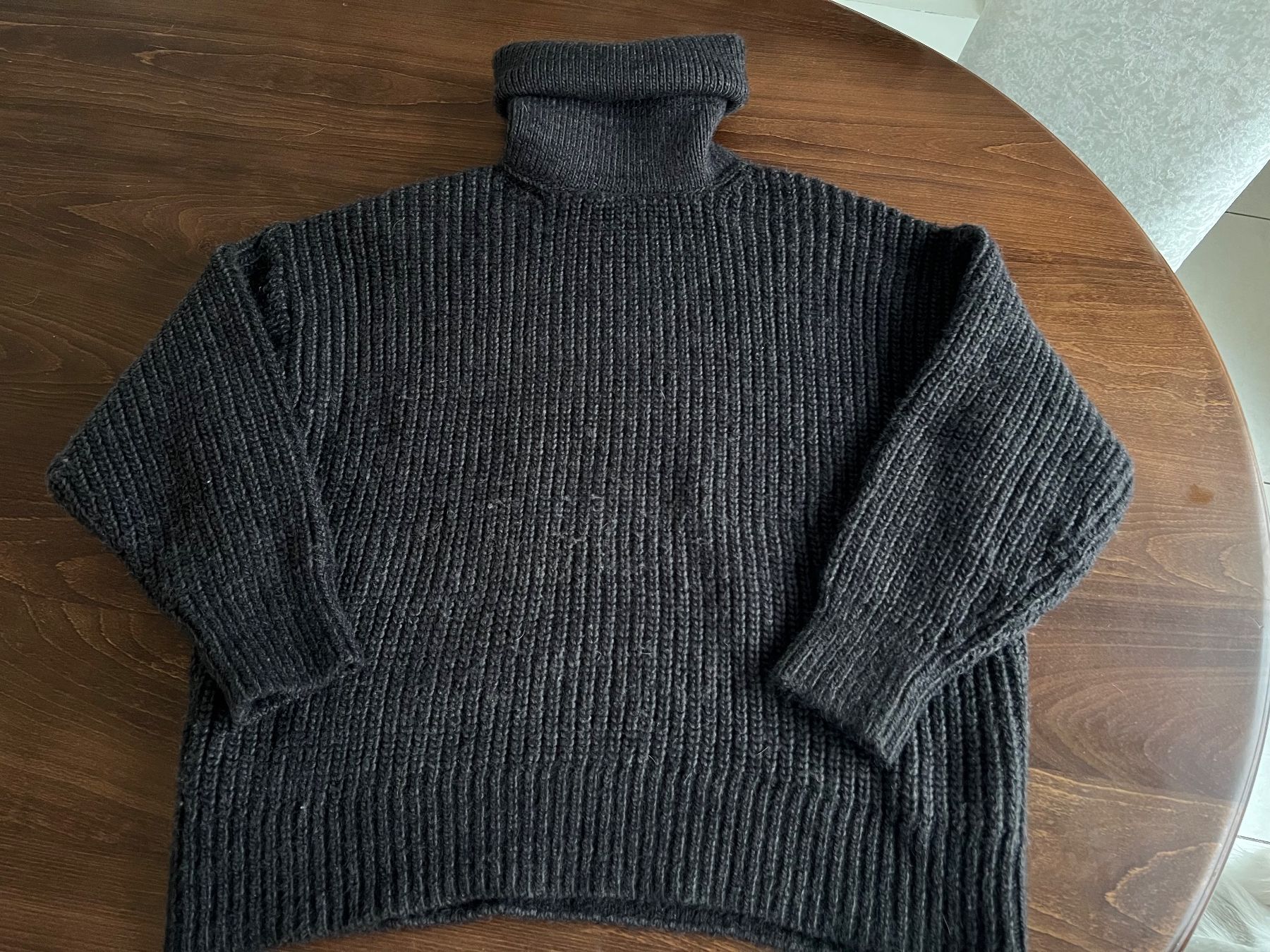 H&M Maglioni & Felpe: Winter Rollkragenpullover Strickpullover, Schwarz, Gr. M – Usato da Ebmatingen venduto da Mistelu