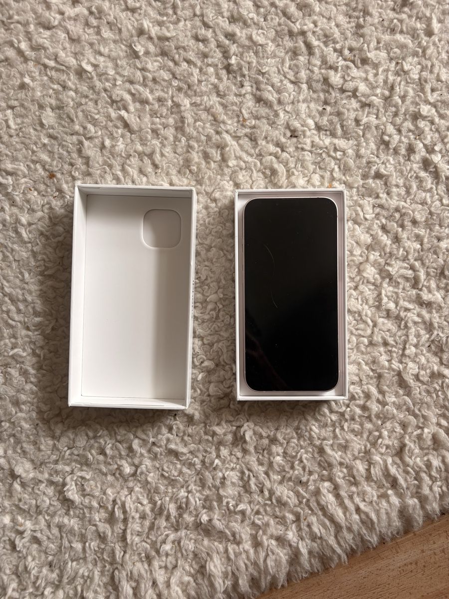 Apple Handys / Smartphones: Apple iPhone 13 128 GB mit Schutzhülle – Gebraucht aus Zermatt von 0789247192 2