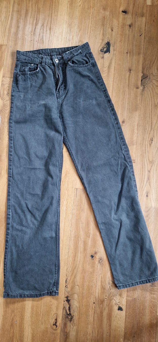 H&M Jeans: 🤩Tolle schwarze Jeanshose – Gebraucht aus Grosswangen von iranki80 1