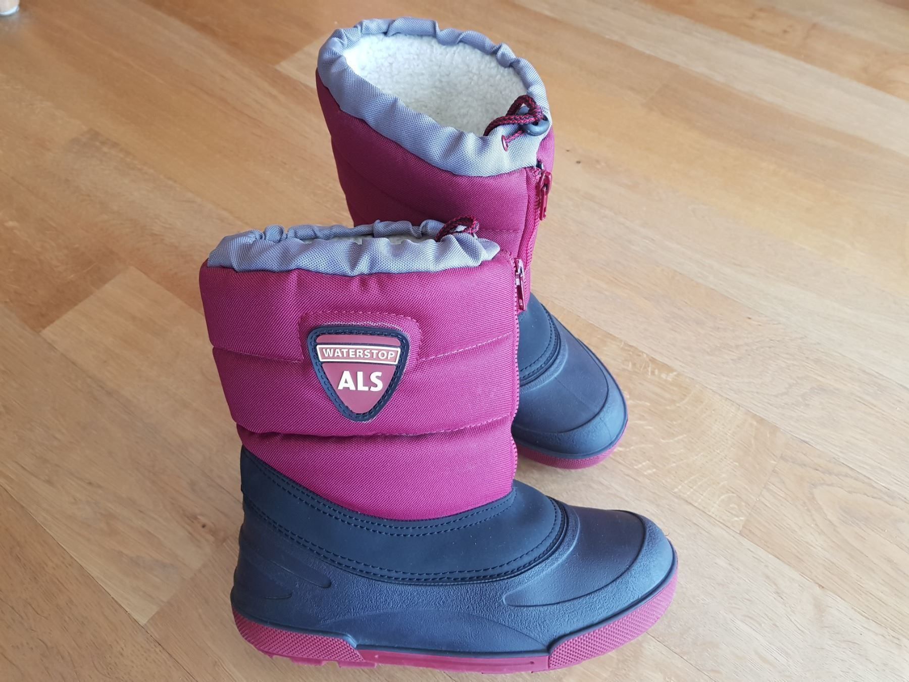 Scarpe per ragazzi: Lammfell-gefütterte Gummistiefel Gr.35 – Nuovo (secondo la descrizione) da Reinach AG venduto da innamac 4