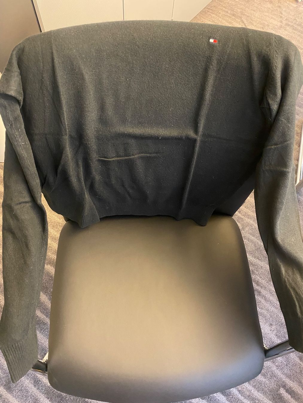 Tommy Hilfiger Maglioni & Felpe: **TOP** Tommy Hilfiger Rollkragenpullover Herren Schwarz – Usato da Rafz venduto da DOMBEC 1