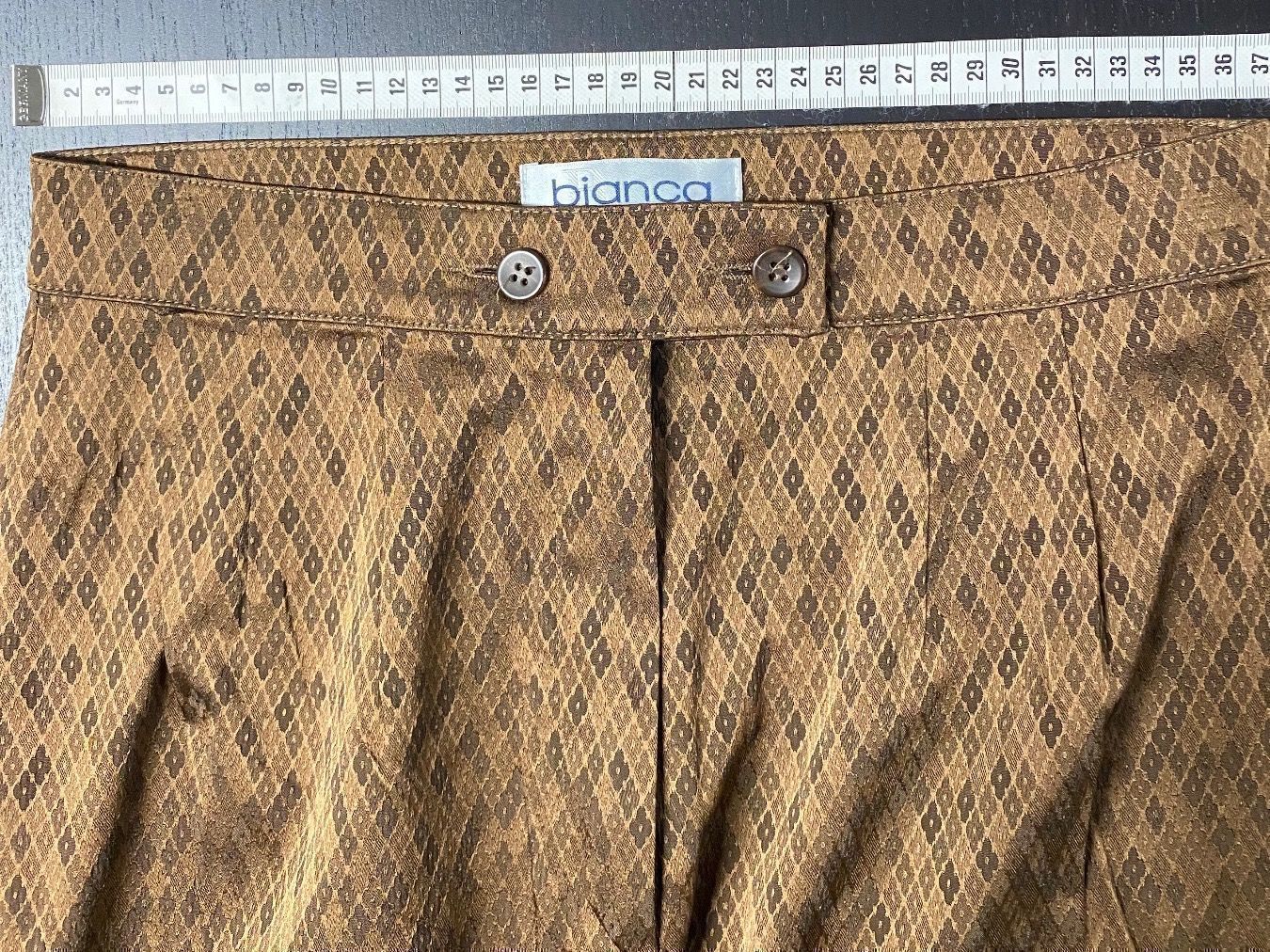 Pantaloni: Leicht glänzende Hose Gr. 38 Stretch von BIANCA – Usato da Biel-Benken BL venduto da PANORMUS 1