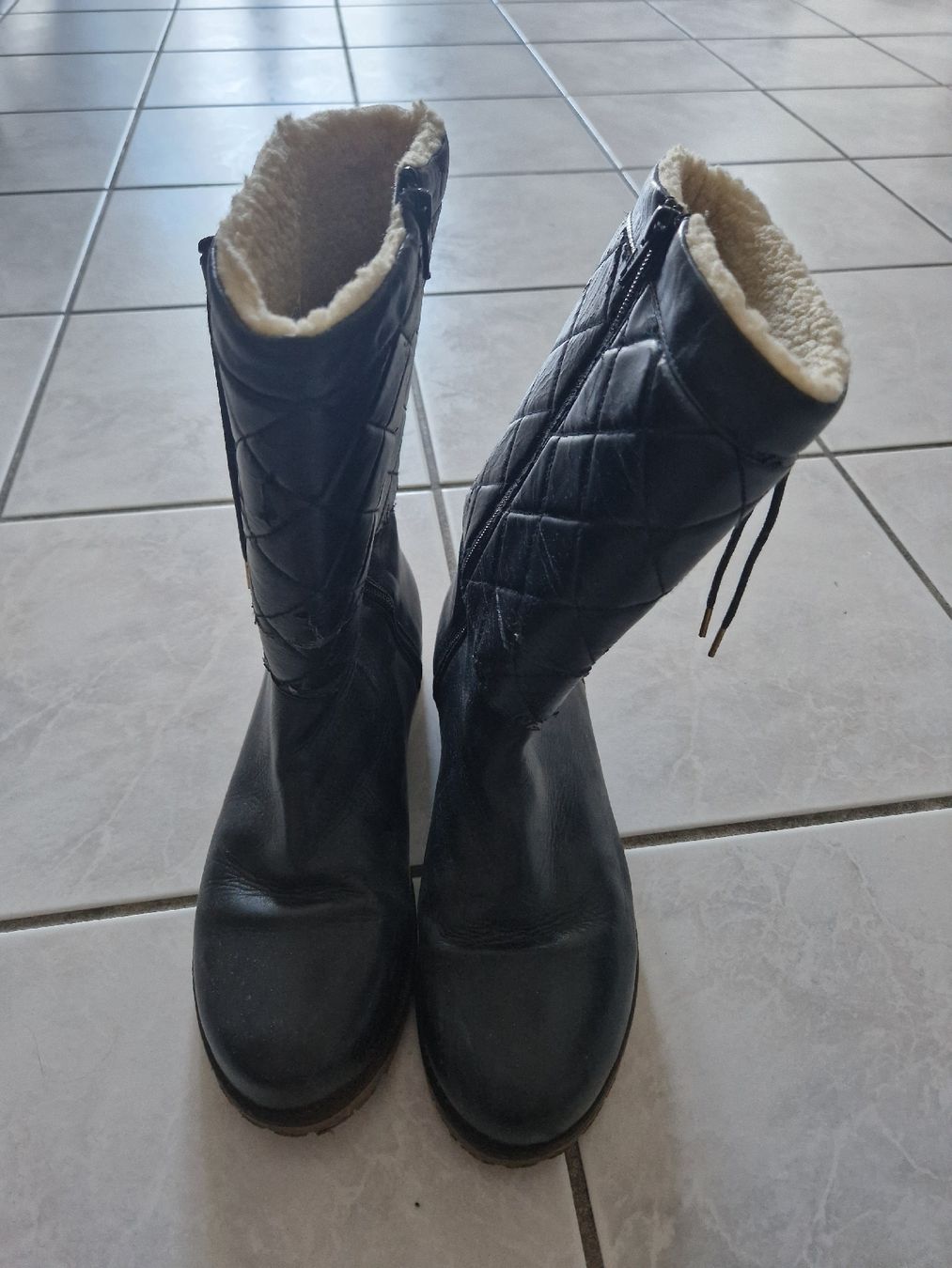 Scarpe da donna: Winterstiefel Grösse 40 – Usato da Aarburg venduto da augenschmaus8