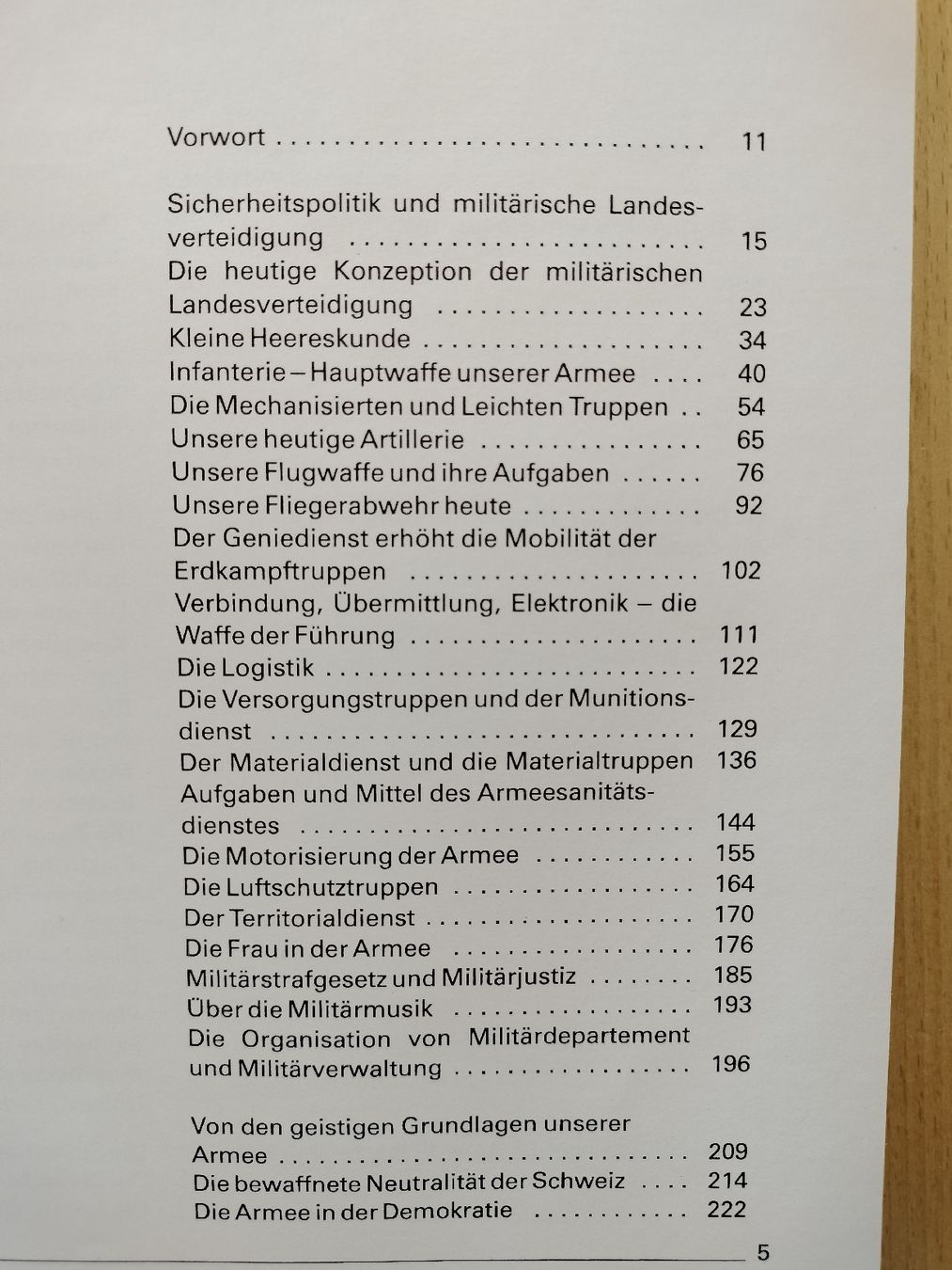 Libri: Schweizer Armee Militär Buch 1982 – Usato da Schwanden Sigrisw venduto da len_9yqg 1