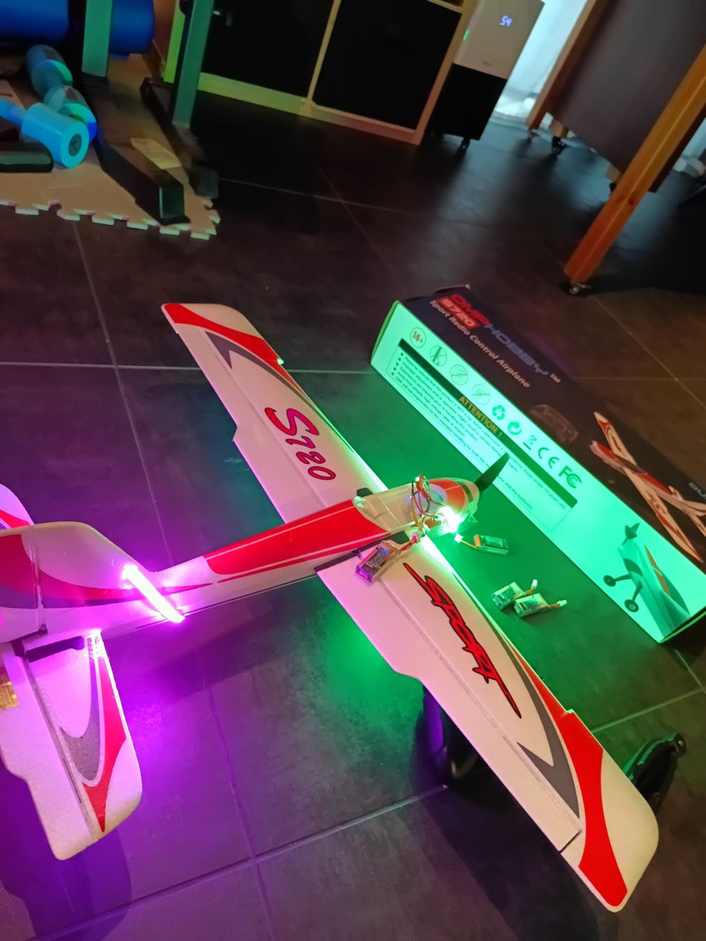 Omphobby RC Modellbau: OMPHobby S720 + 7 Akku + LED mod – Gebraucht aus Bertschikon (Gossau, ZH) von SJLPHI 5