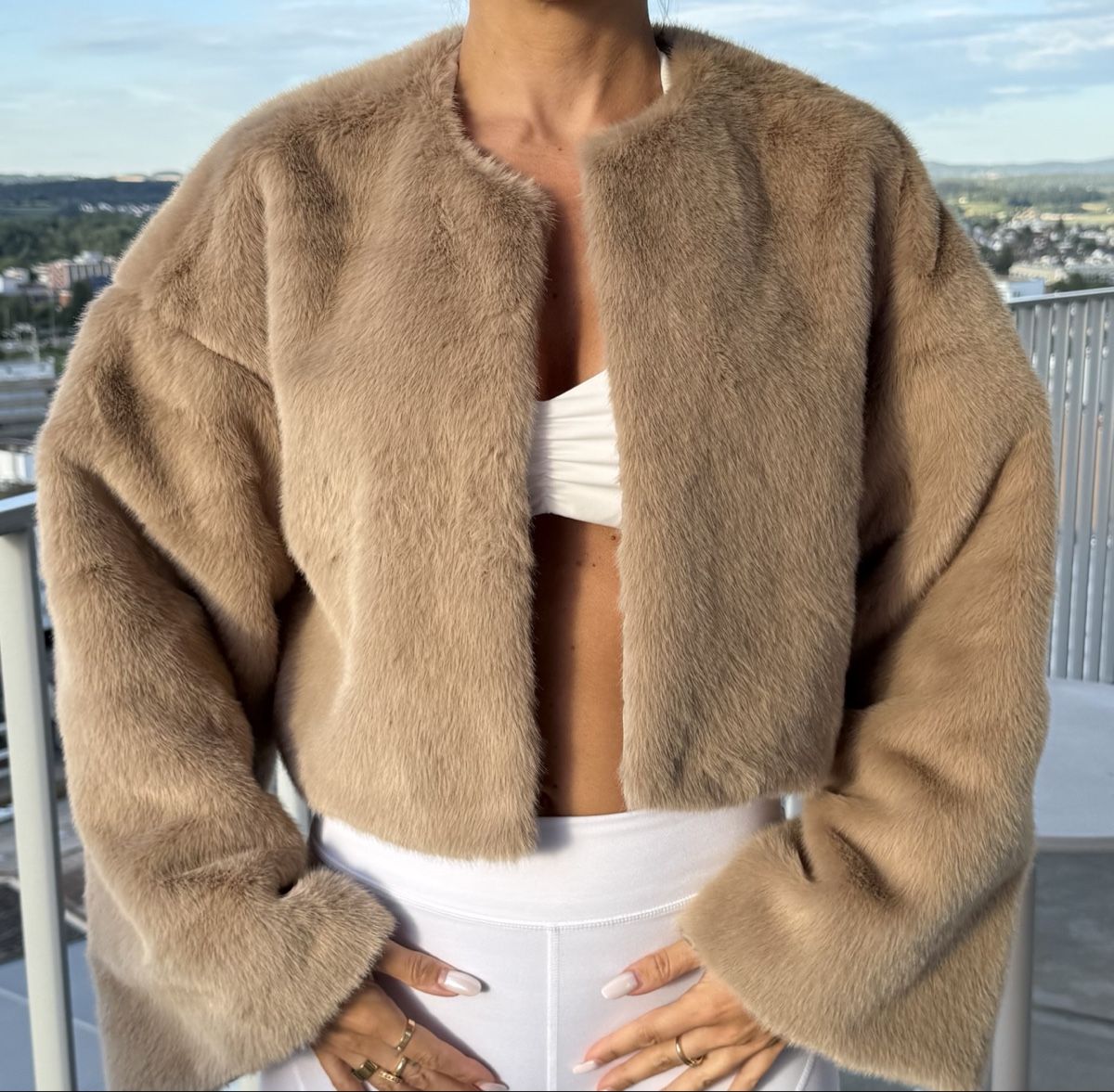 Giacche: Faux Fur Jacket beige oversized M/L – Usato da Dübendorf venduto da ReLoved_Fashion_ZH