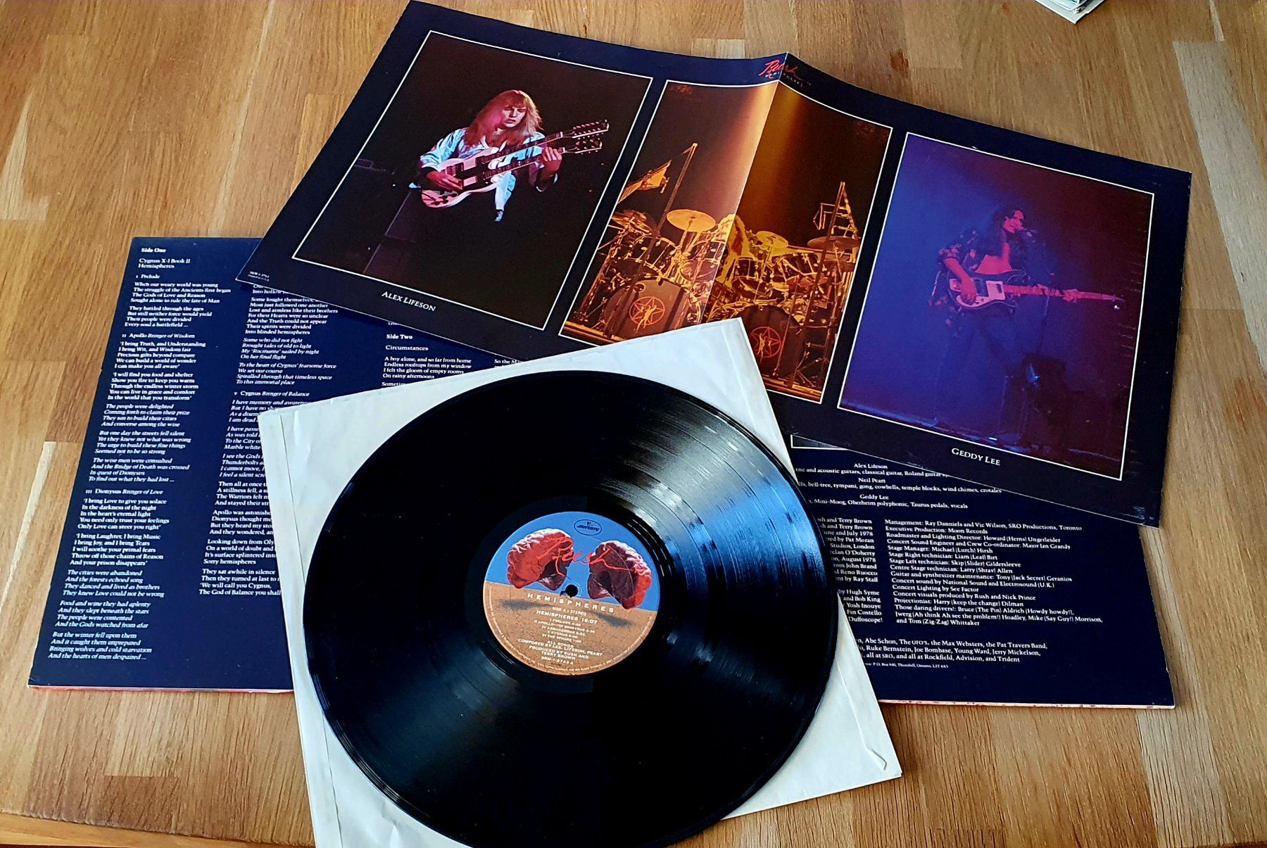 Dischi in vinile: RUSH, Hemispheres, USA LP mit Poster, TOP! – Usato da Kreuzlingen venduto da Cdschlumpf 1