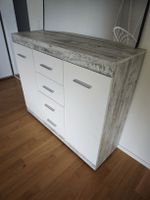 Kommode Weiss mit 4 Schubladen und 2 Tueren guter Zustand