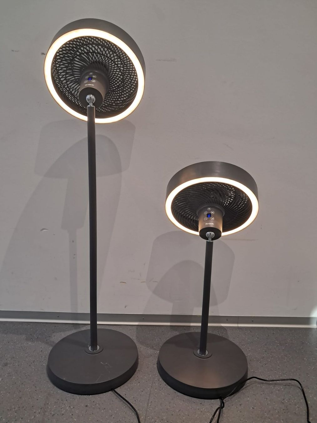 Trisa Ventilatoren: 2x Standventilator mit Lampe, Venti, Lüfter, Ventilator – Gebraucht aus Zürich von Lia107