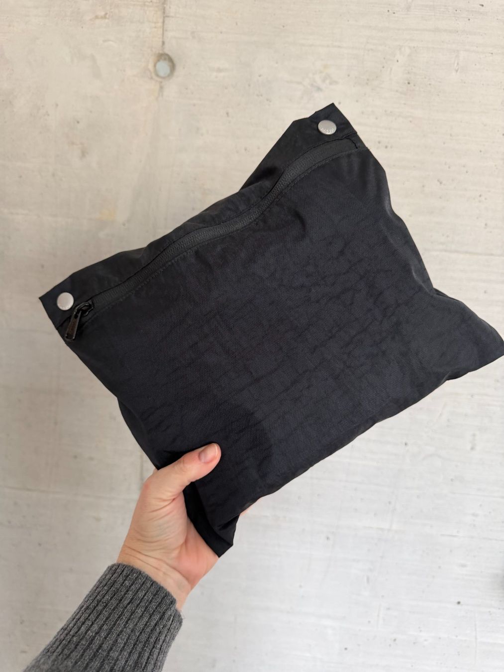 Baggu Borse: Neue Baggu Cloud Carry-On, Schwarz – Nuovo (secondo la descrizione) da Zürich venduto da ClassyD 3
