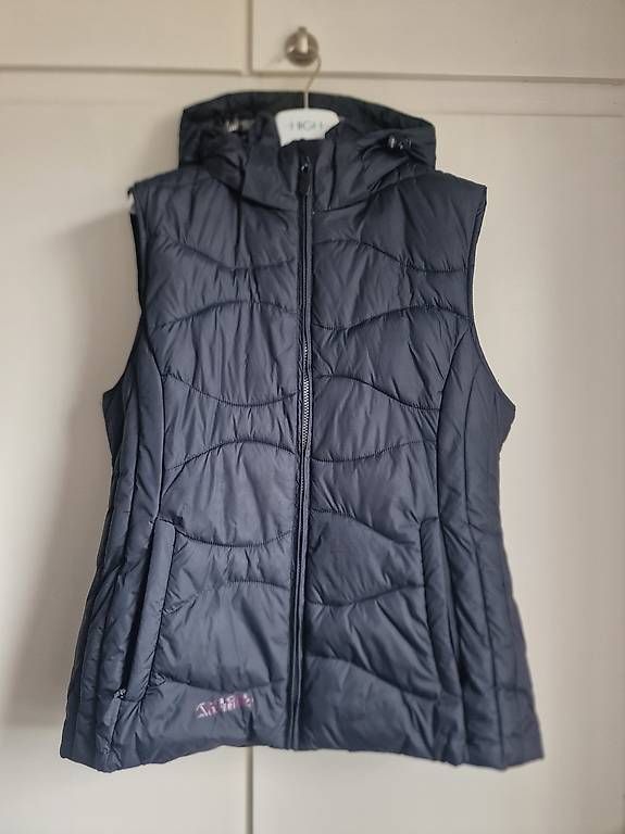 Gilets & Westen: Warme Weste L-Xl – Gebraucht aus Bern von Huha1