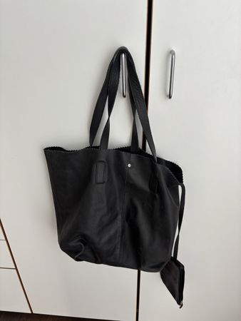 Schwarze Ledertasche mit Portemonnaie,guter Zustand