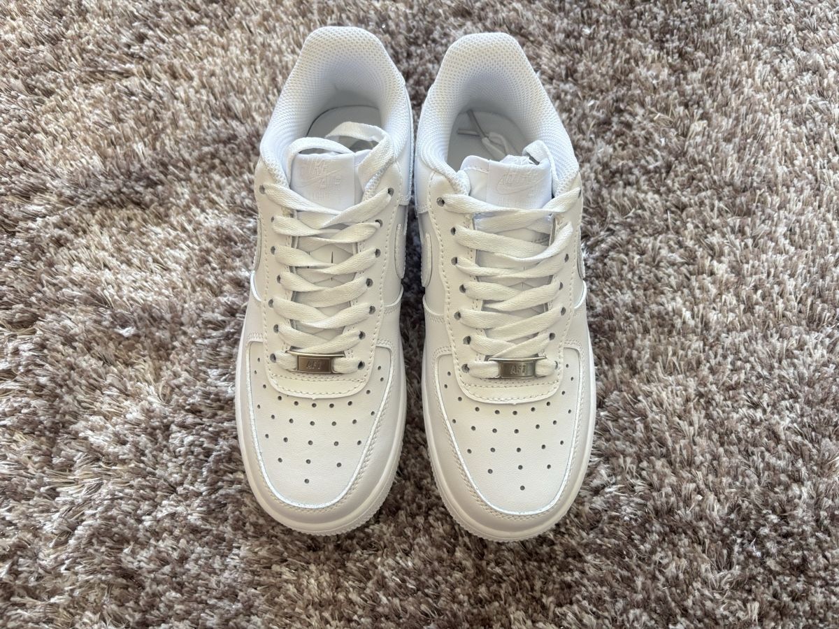 Nike Chaussures hommes: Nike Air Force 1 Low White - Classic Style - Size 37 – Neuf (Voir description) à Bern par kayali21