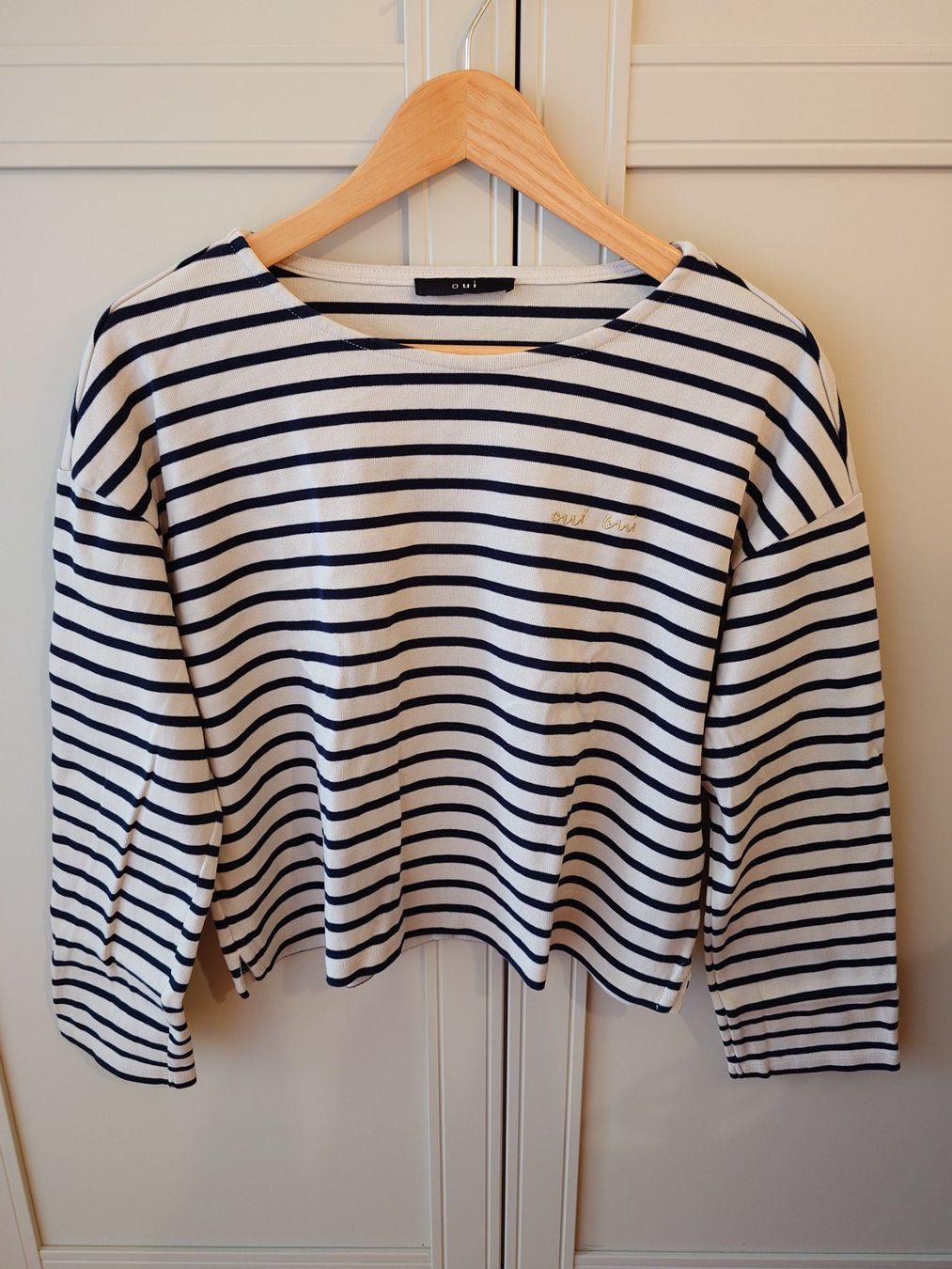 Maglioni & Felpe: Pullover mit Aufschrift "Oui Oui" | beige/dunkelblau | S – Usato da Muri AG venduto da komich4