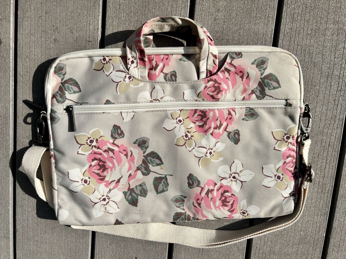 Borse da donna: Laptoptasche mit Blumenmuster Grösse 40cm neuwertig – Usato da Uetendorf venduto da pink2 1