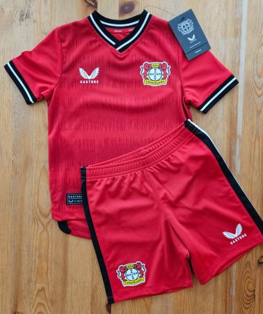 Bayer Leverkusen Trikot + Hose Castore Grösse 104 Fussball