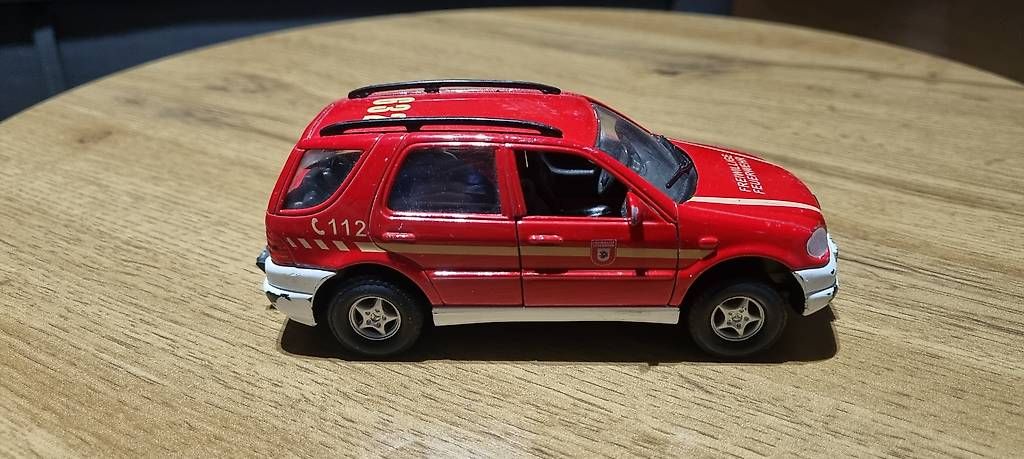 Modellini d'auto: Feuerwehr Mercedes M  – Usato da Landquart venduto da Predi91