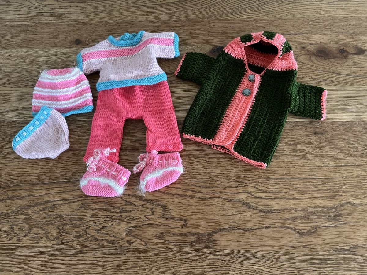 Puppen: Puppenkleider  – Neu (gemäss Beschreibung) aus Schliern b. Köniz von medion3098