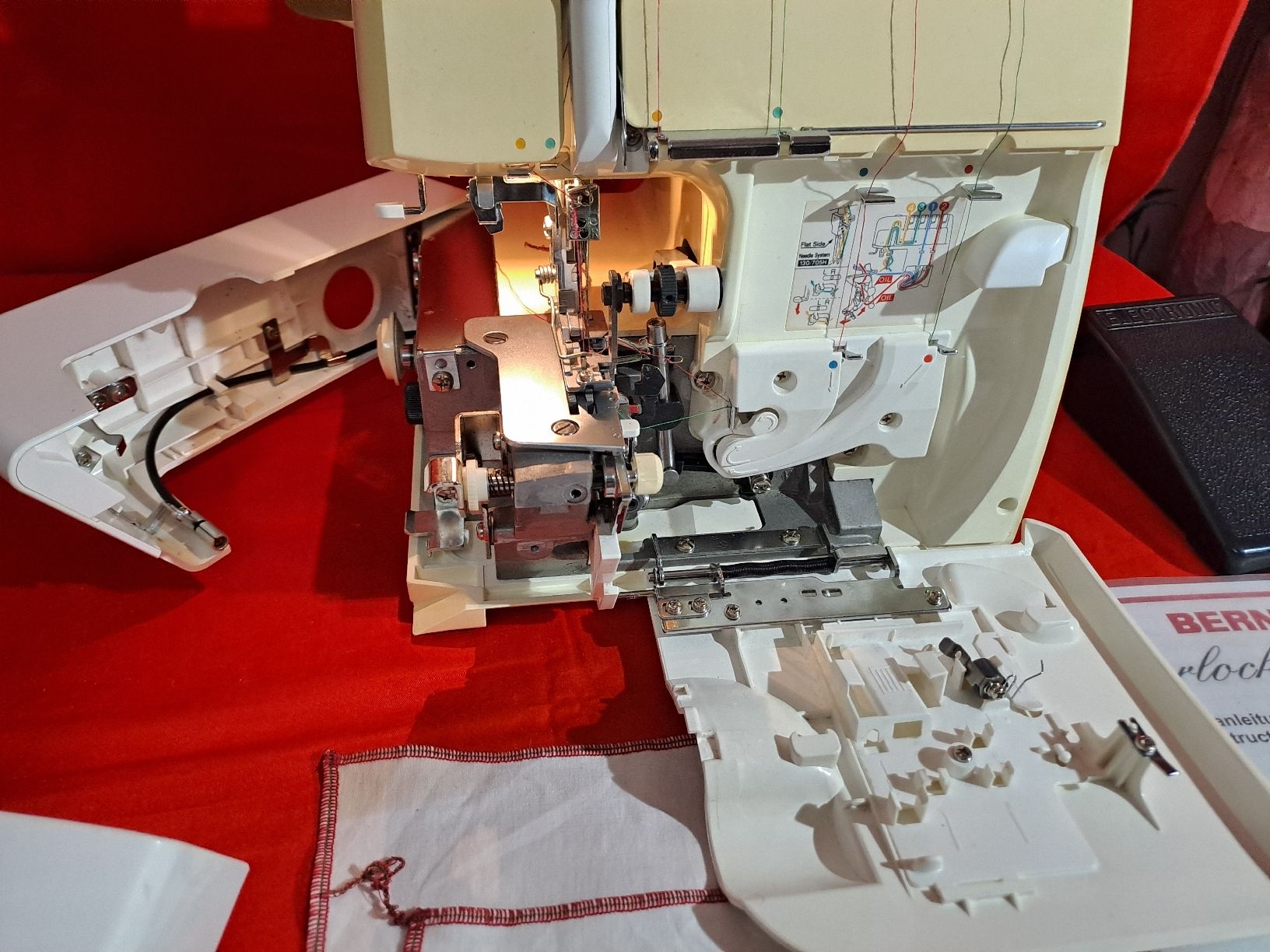 Bernina Macchine da cucire: Bernina 1000DA Overlock – Usato da Belp venduto da amalija 2