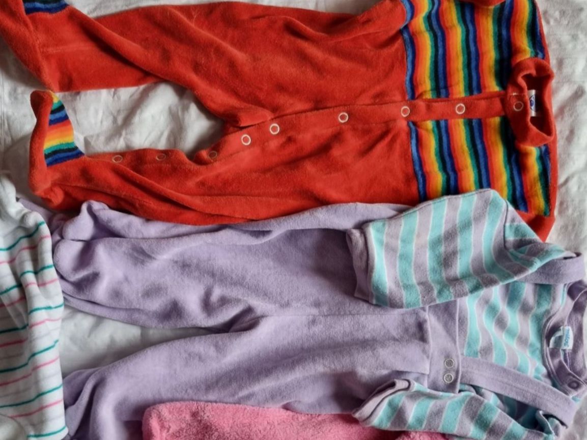 Pyjamas & Ähnliches: Baby Strampler 2  Stück – Gebraucht aus geroldswil von Gumball1 2
