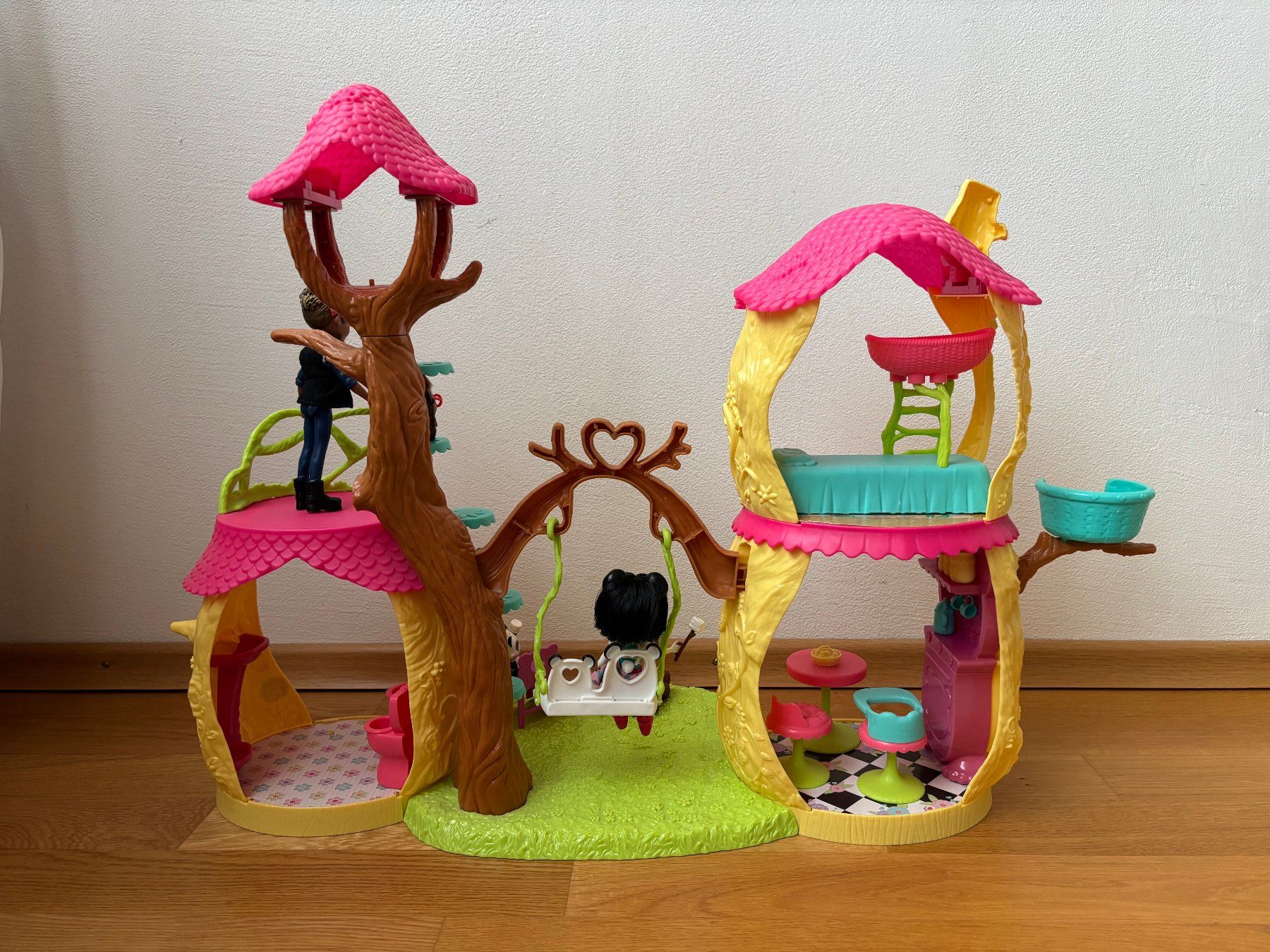 Puppenhäuser & -möbel: Puppenhaus Enchantimals – Gebraucht aus Zürich von gines01 6