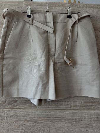 Short beige chic