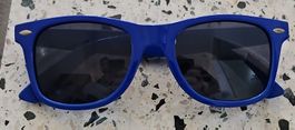 Blaue Sonnenbrille, stylisch & cool