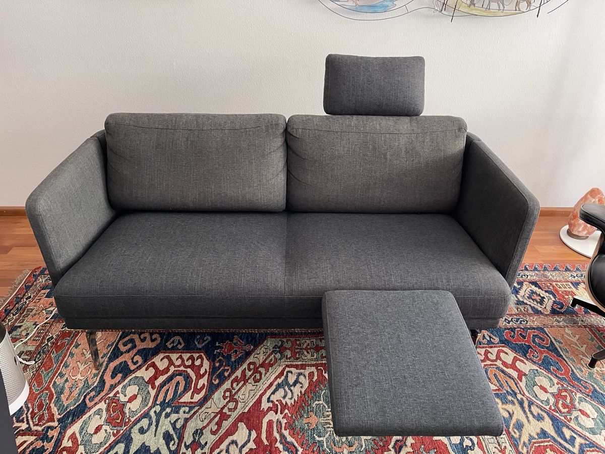 Sofas: Sofa mit Ottomane grau, guter Zustand – D'occasion à Basel par ara_jqm9 1