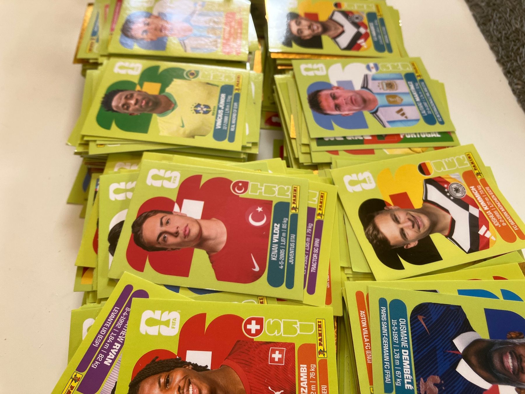 Panini Sammelbilder & Trading cards: Image panini 2026 1000 piece – Gebraucht aus Le Sentier von rol_5zpw 2