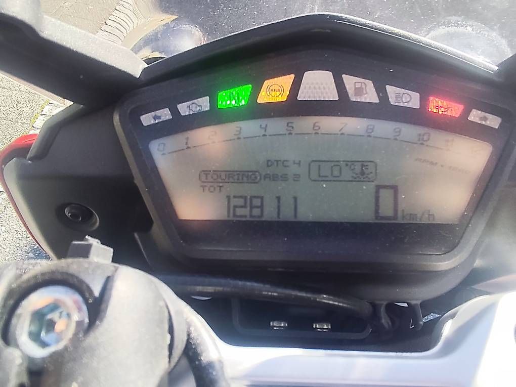 Strada: Motorrad Ducati Hypermotard 821  – Usato da Herzogenbuchsee venduto da Elludo 1