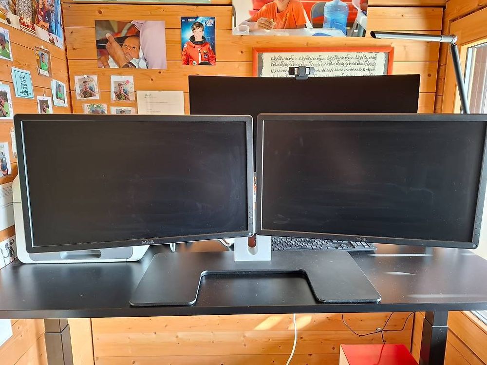 A vendre 2 écrans Dell 24 pouces sur support 2 écrans (D'occasion) à ...