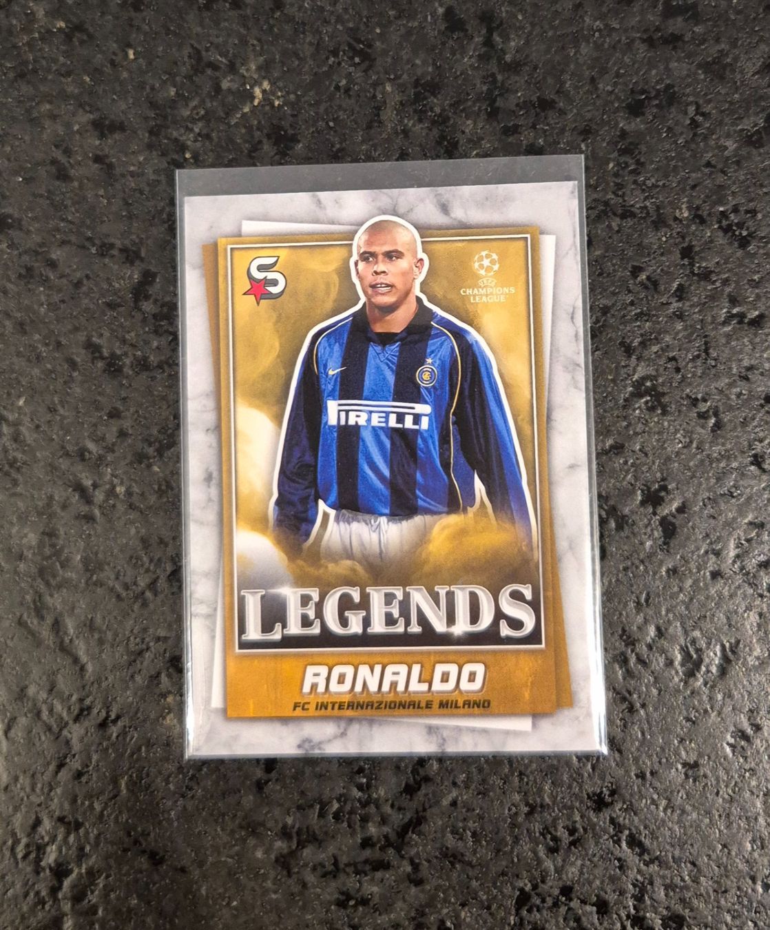 Topps Carte collezionabili: Ronaldo R9 - Inter Milan - Topps – Nuovo (secondo la descrizione) da Burg AG venduto da Danoe