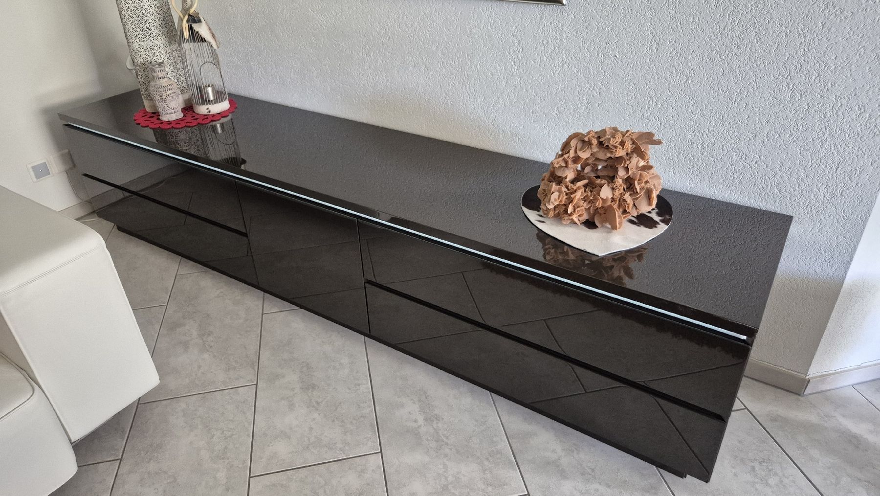Interlübke Credenze: Elegantes Sideboard Interlübke, Mocca Lack mit Lichtleiste – Usato da Hedingen venduto da chr_xf8g