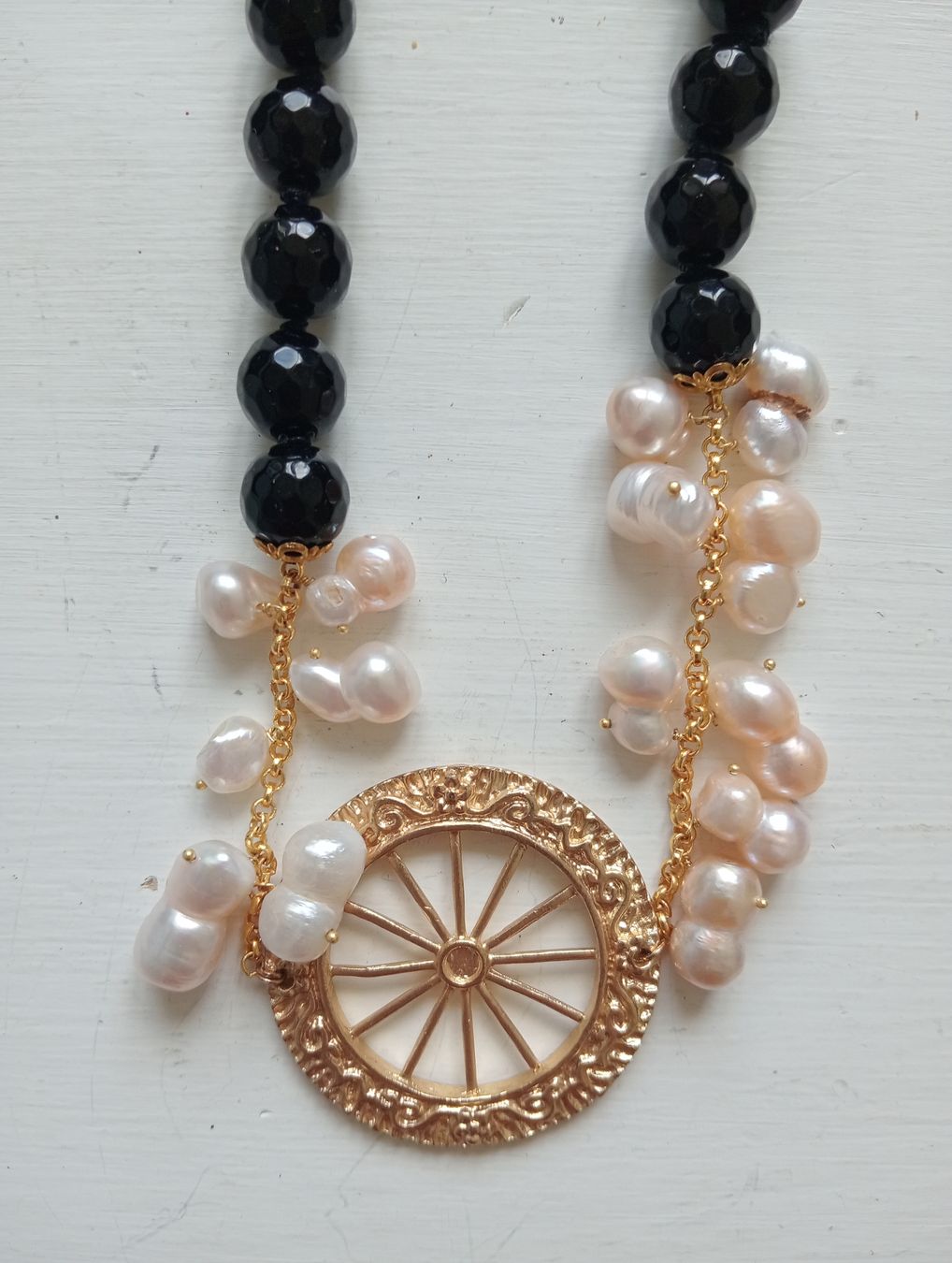 Ketten: Statement Schwarz Kette Boho-Stil Handgeknüpft Glasperlen – Gebraucht aus Allschwil von Evgeniia78 2