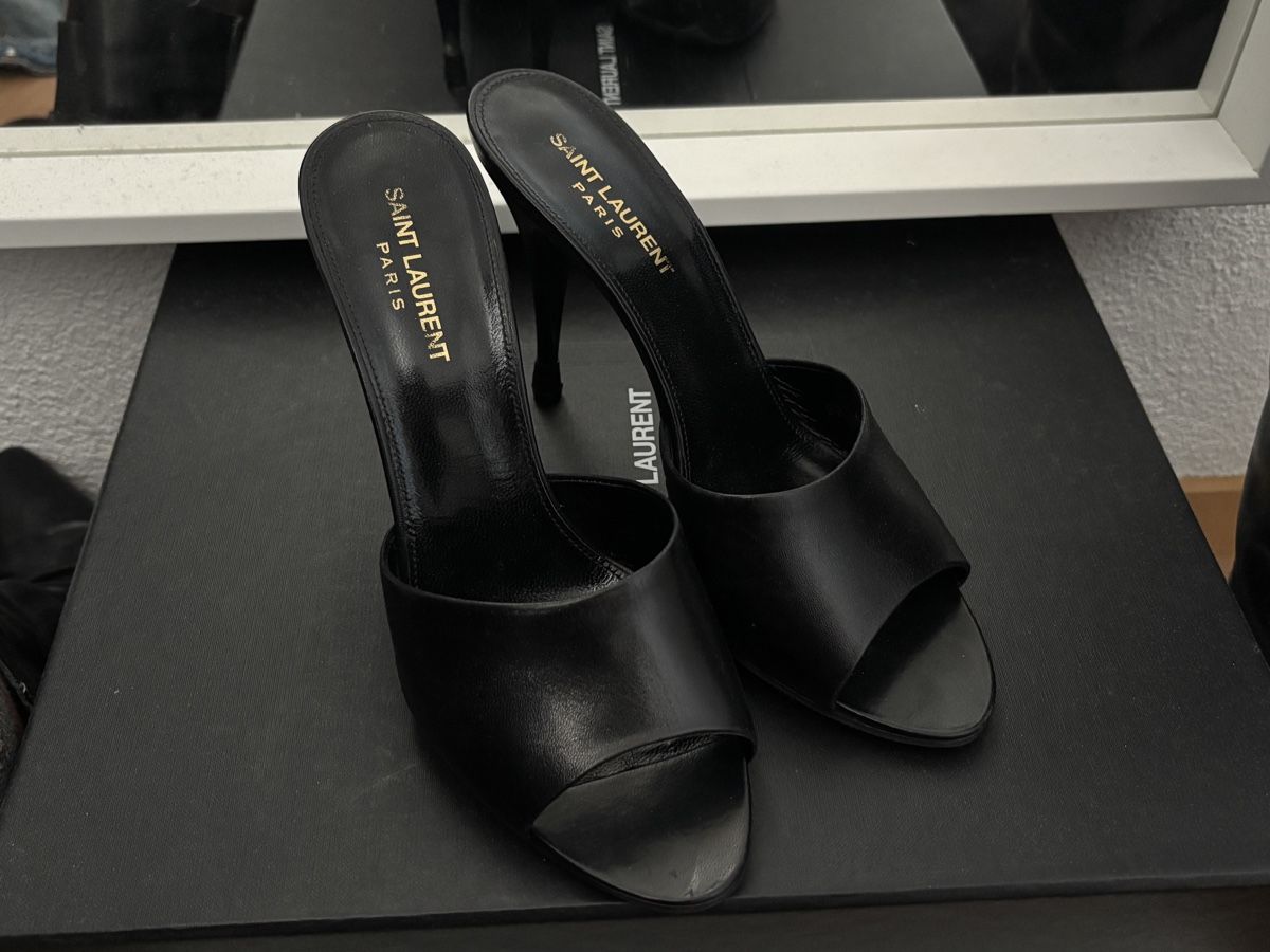 Saint Laurent Scarpe da donna: Saint Laurent sandals  – Nuovo (secondo la descrizione) da Zürich venduto da MiroSinger