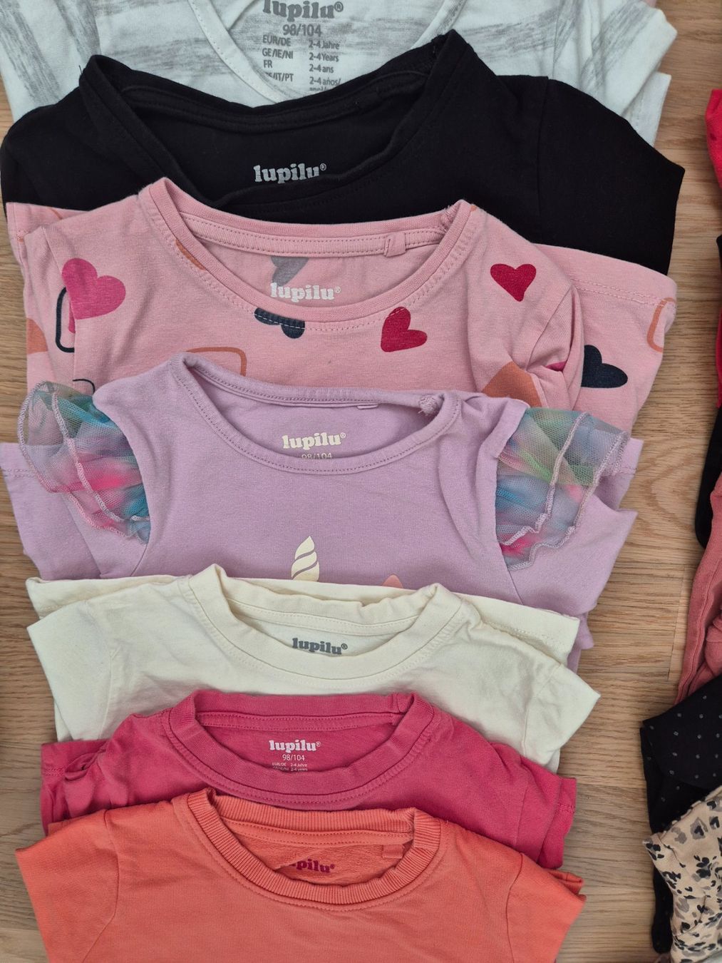 Blouses, T-shirts & Tops: 25 langarmtshirts Grösse 98/104 – D'occasion à Pfäffikon SZ par Ka6ka 2