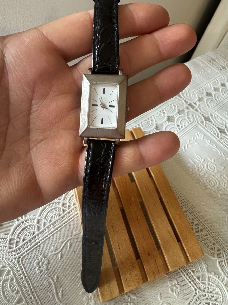Uhren: Rectangular Wristwatch Silver Tone  – Gebraucht aus Gerlafingen von naj_vj8s 1