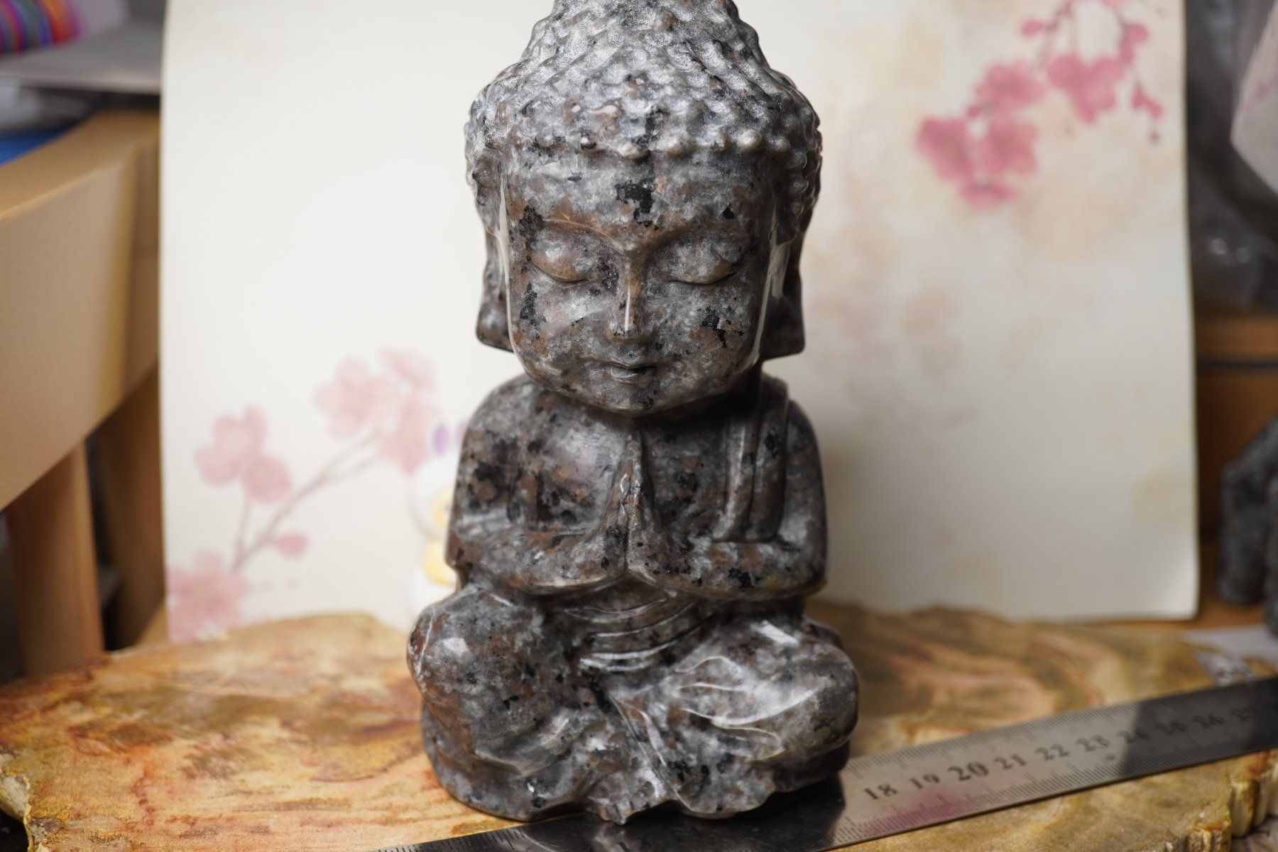 Minerali & Pietre curative: Yooperlit UV  Aktive   Buddha XL   15cm x  7cm – Nuovo e nell'imballaggio originale da Eschenbach SG venduto da topstone 7
