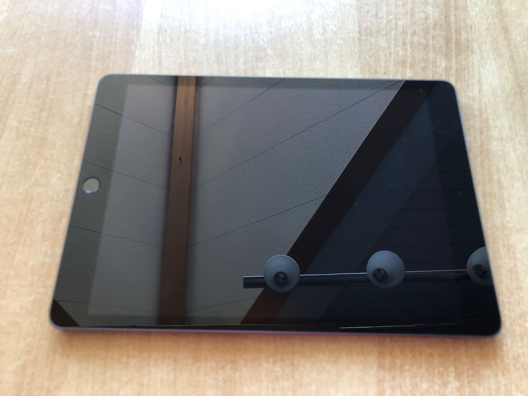 Apple Tablet PC: iPad 9. Generation Space Grau – Difettoso da Grafenried venduto da Mar_kc6h 1