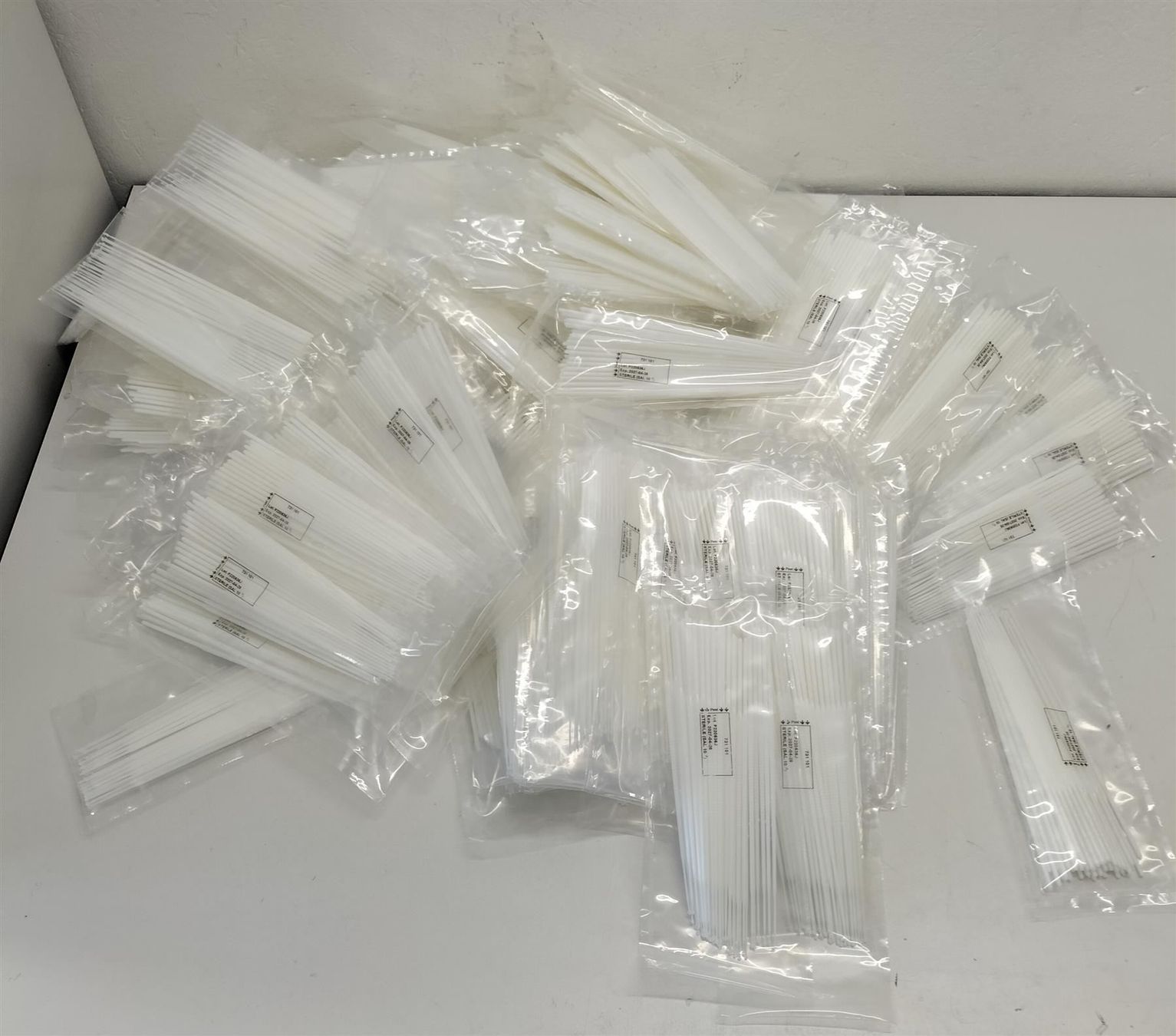 Accessori da laboratorio: 8000 Stk. inoculation Loop / Impföse – Usato da Niederdorf venduto da LeptonAG_Labor 2