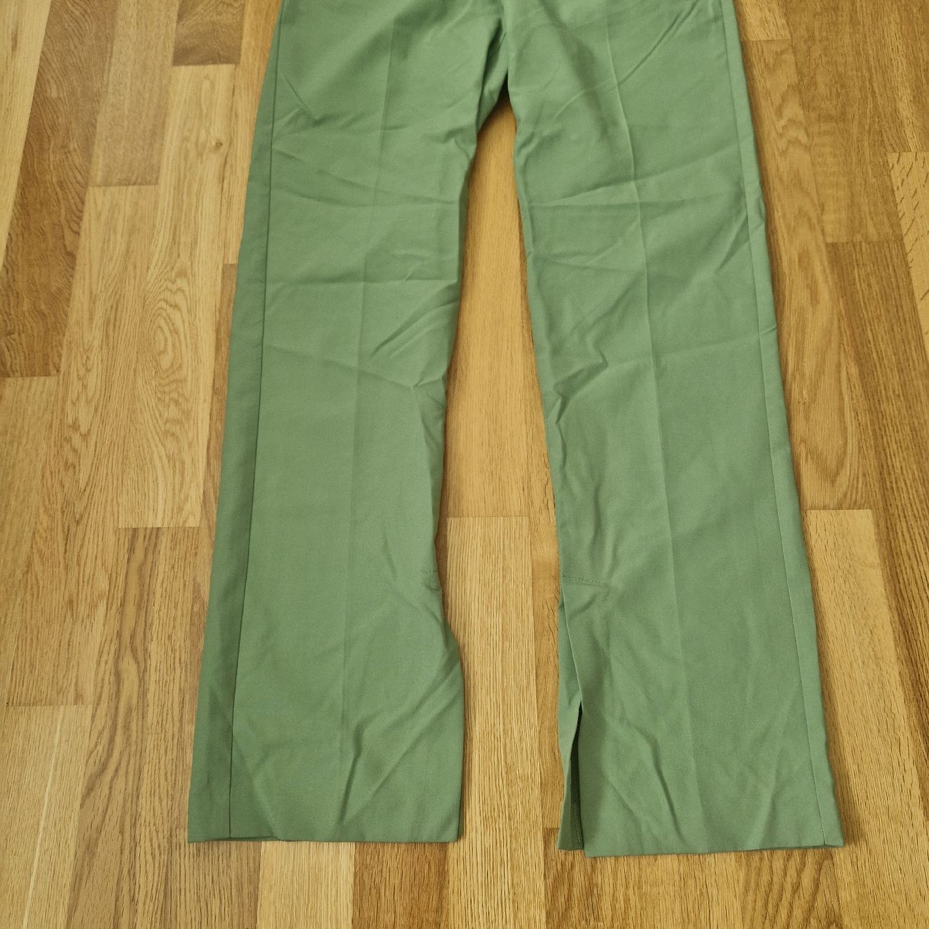 Benetton Pantaloni: Schicke Hose Damen Gr. 36 Benetton grün – Nuovo (secondo la descrizione) da Frenkendorf venduto da gca_d2qp 2