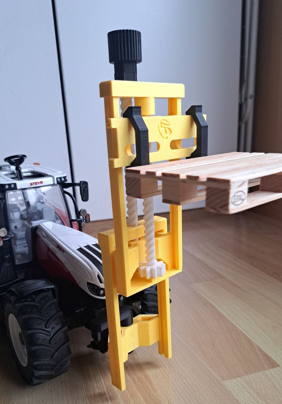 Giocattoli: Gabel-Stapler, passend für Bruder Traktoren – Nuovo (secondo la descrizione) da Sattel venduto da SchulerTS 4