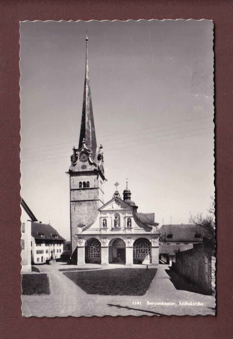 Cartoline postali: BEROMÜNSTER - Stiftskirche - 1968 – Usato da Pully venduto da nicecards-shop